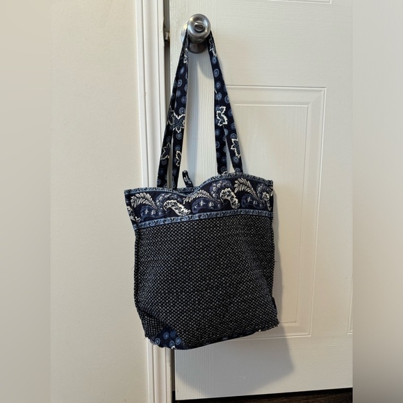 **WALLET INCLUDED** LIKE NEW ⭐️ VINTAGE, RETIRED NAVY VERA BRADLEY TOTE - Picture 4 of 7